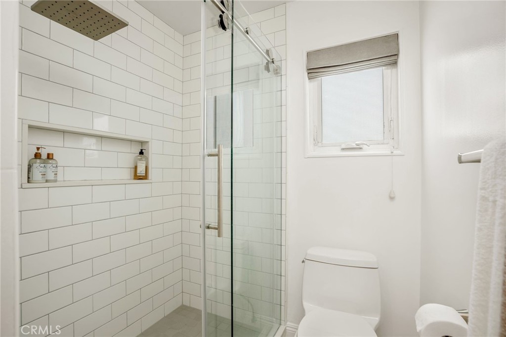 521 13th Street Manhattan Beach, CA 90266 - Photo 20 of 30 Primary Bath