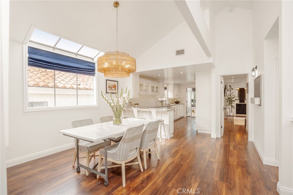 521 13th Street Manhattan Beach, CA 90266 - Photo 8 of 30 Dining Room