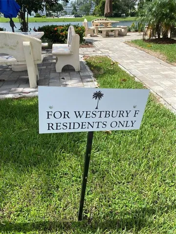 an aerial view of a house having yard