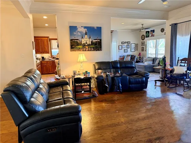 $399,900 | 13404 East Lakeshore Avenue, Prairieville, LA 70769