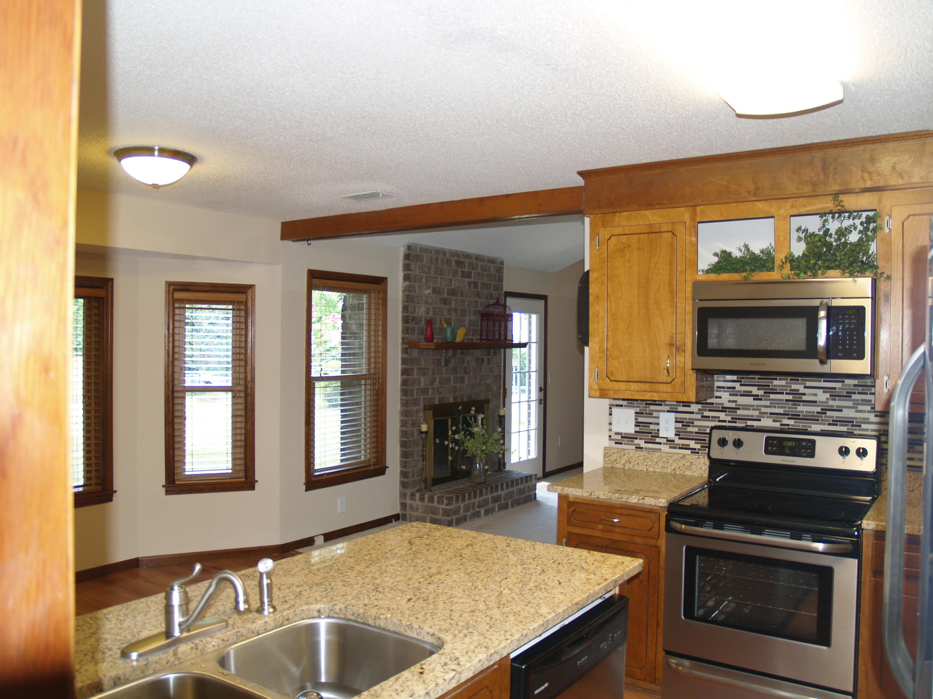 2515 Dearborne Road North Charleston, SC 29406 - Photo 10 of 41 P1011321