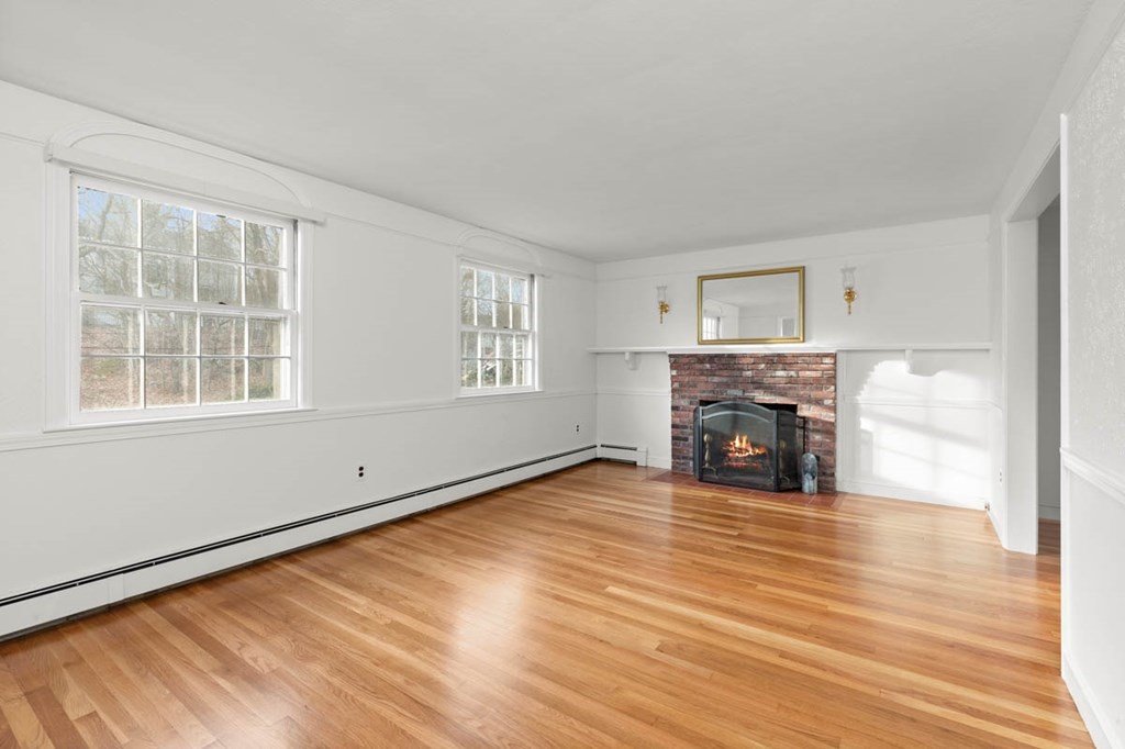 22 Surrey Road Salem, MA 01970 - Photo 3 of 38