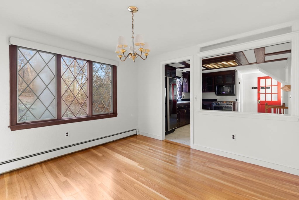 22 Surrey Road Salem, MA 01970 - Photo 5 of 38