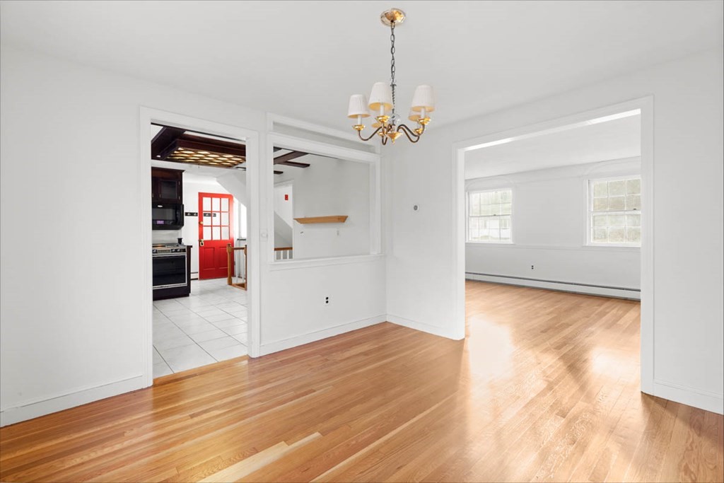 22 Surrey Road Salem, MA 01970 - Photo 6 of 38