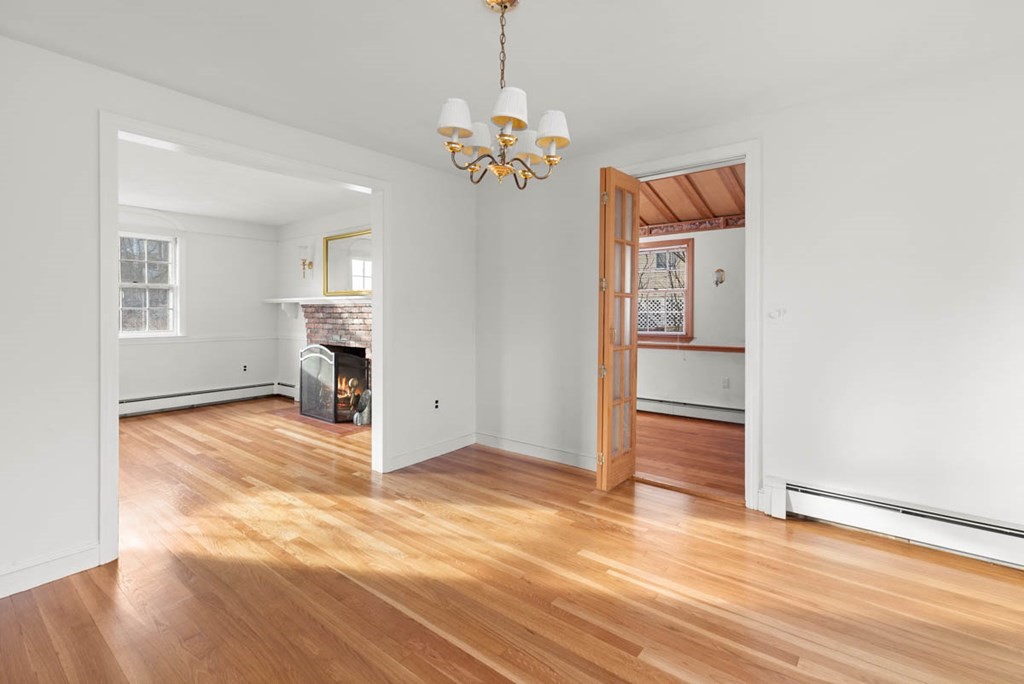 22 Surrey Road Salem, MA 01970 - Photo 7 of 38