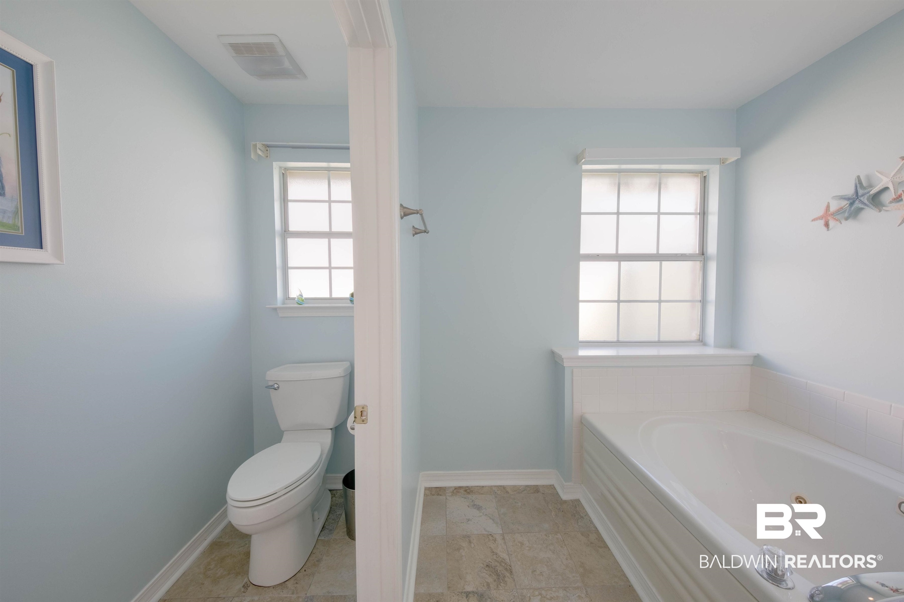9462 Lakeview Drive Foley, AL 36535 - Photo 31 of 50 Bathroom featuring toilet and a tub