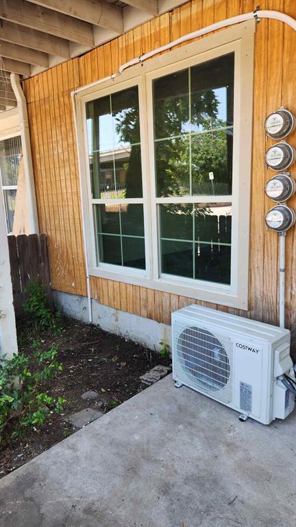 5065 Ridglea Lane, Unit 1009 Fort Worth, TX 76116 - Photo 12 of 12 a front view of a house with a yard