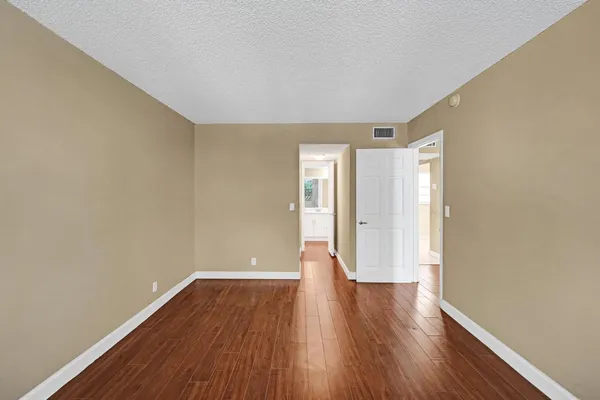 $1,600 | 9235 Lagoon Place, Unit 308, Davie, FL 33324