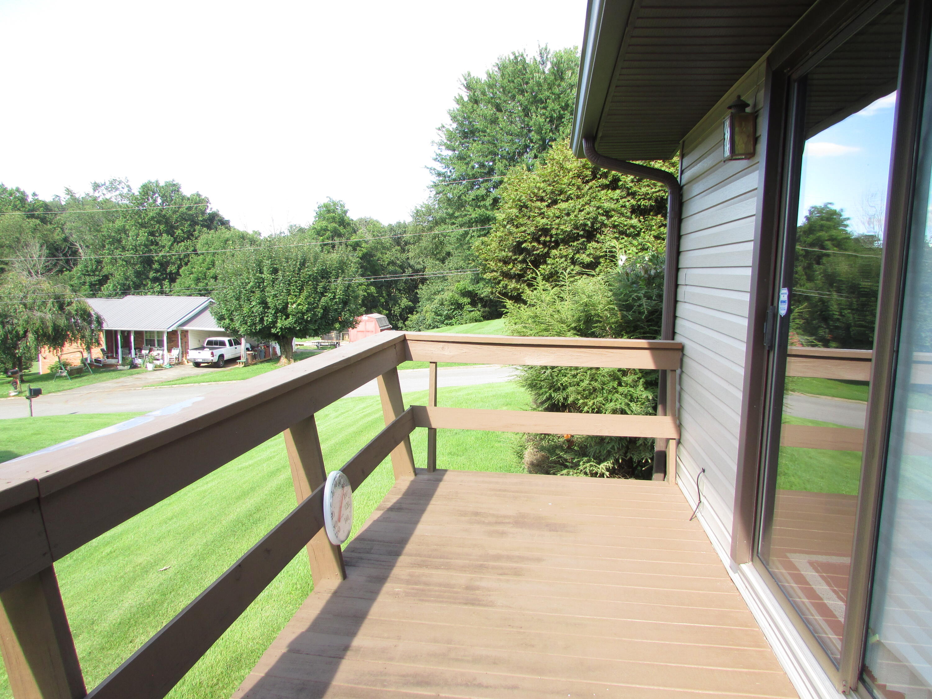 146 Unaka Subdivision Road Elizabethton, TN 37643 - Photo 7 of 43 130 Unaka Subdivision Road, Elizabethton