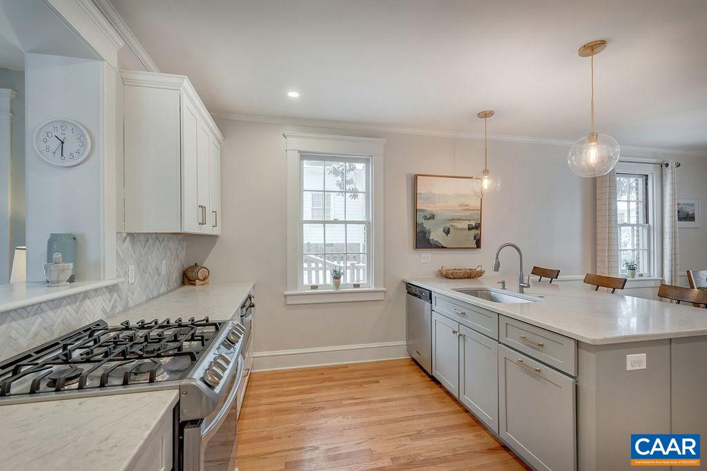 202 Hillcrest Road Charlottesville, VA 22903 - Photo 9 of 47 Gallery Image 9