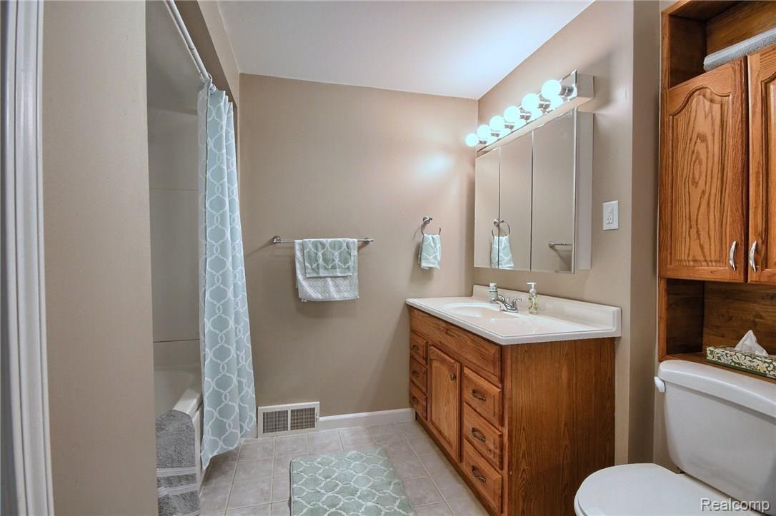 12725 Sweitzer Road Carleton, MI 48117 - Photo 13 of 26 Bathroom.jpg