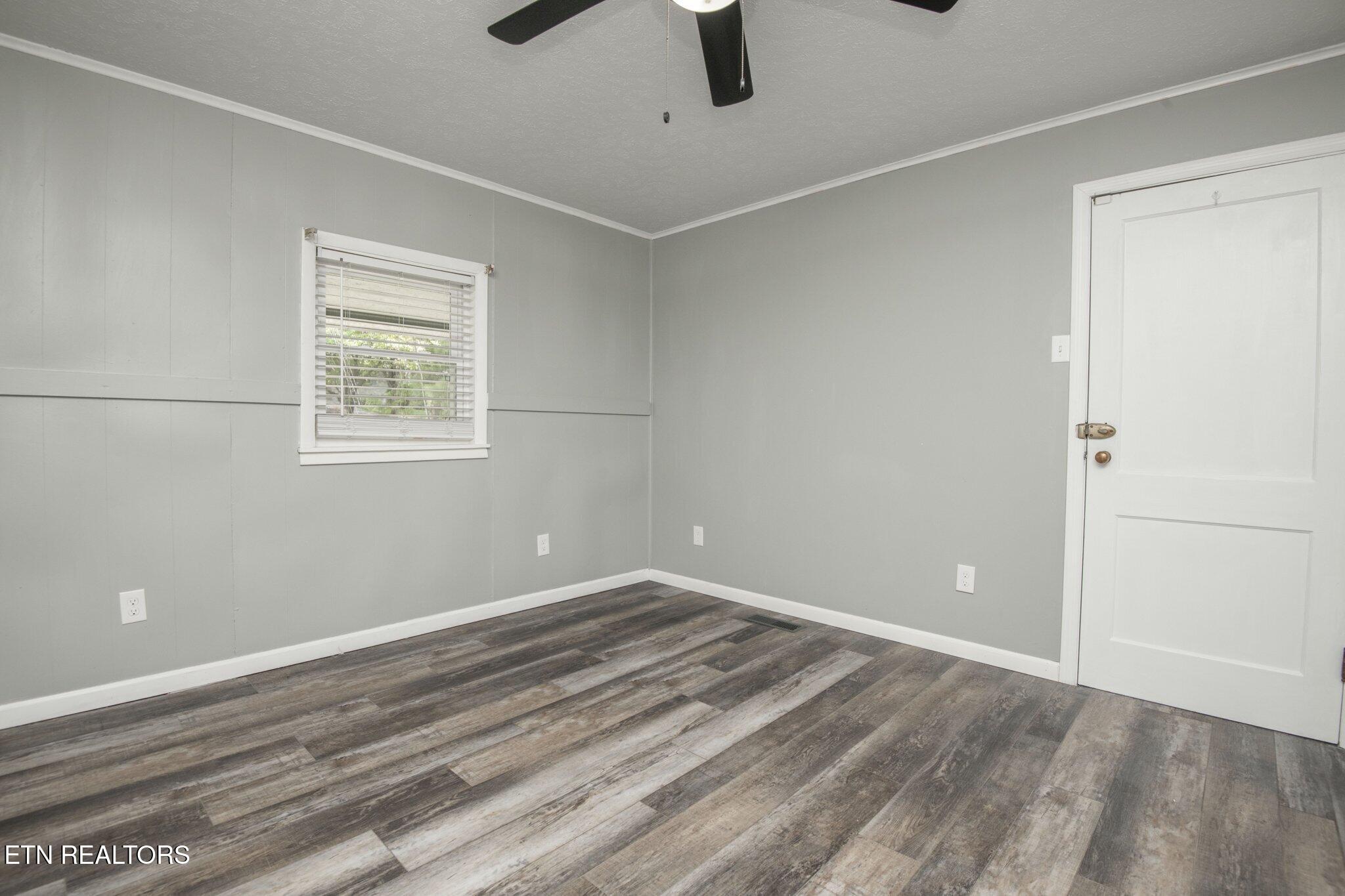 1037 Foust Carney Road Powell, TN 37849 - Photo 16 of 26 Bedroom 3 Exterior Access