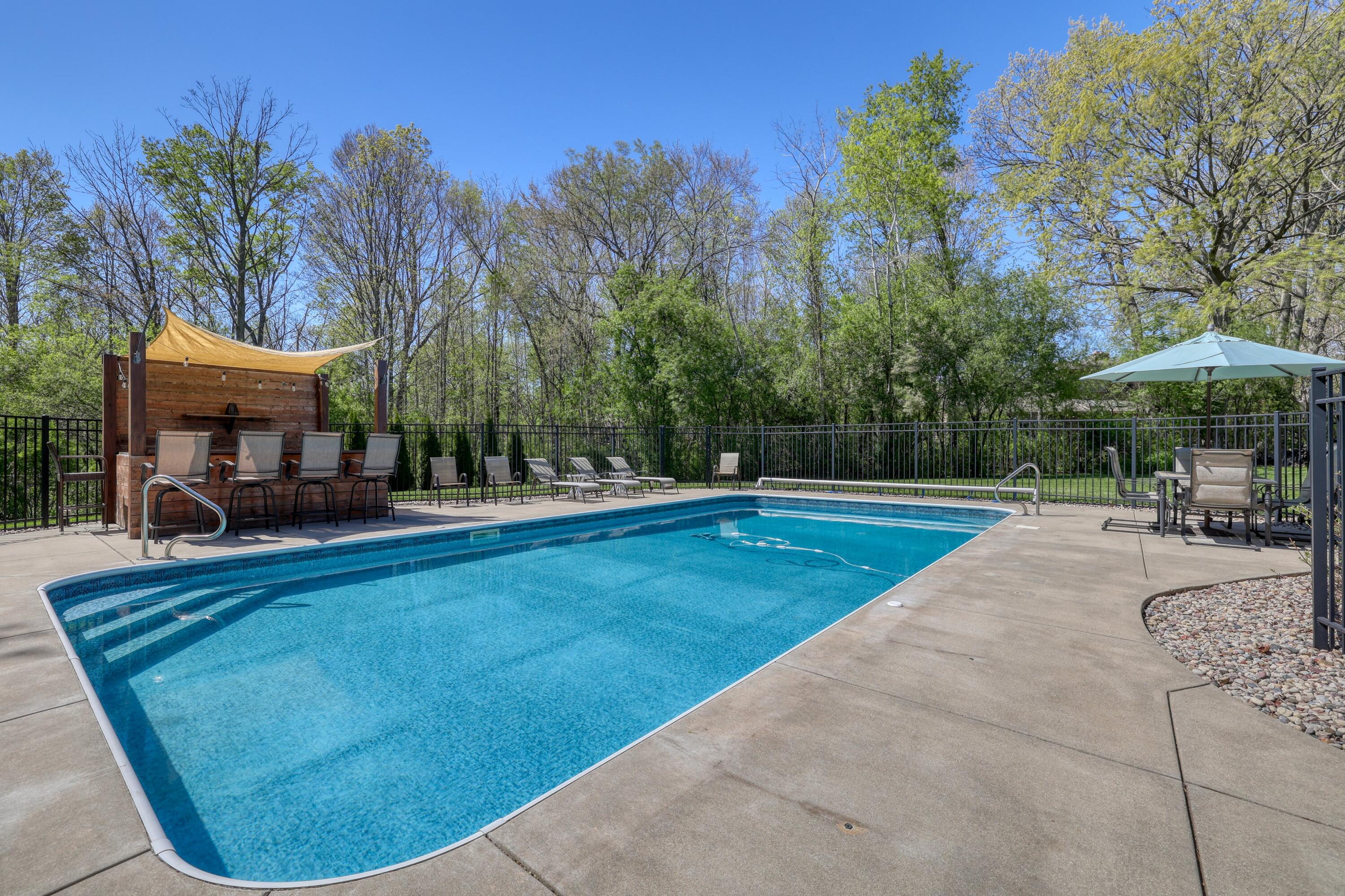 1135 South Ridgeway Road Brookfield, WI 53045 - Photo 13 of 63 Summer Retreat