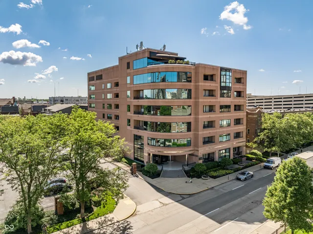 $799,900 | 225 North New Jersey Street, Unit 52, Indianapolis, IN 46204