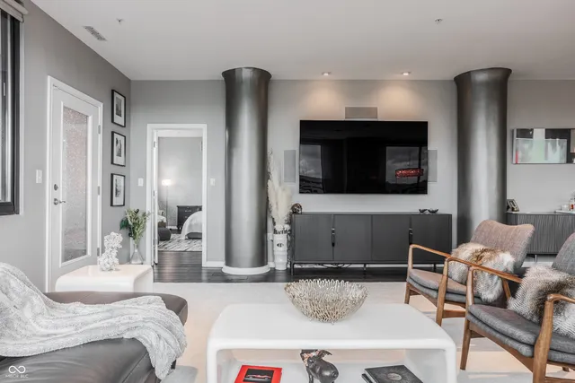 $799,900 | 225 North New Jersey Street, Unit 52, Indianapolis, IN 46204