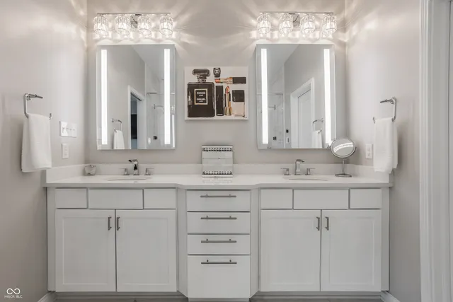 $799,900 | 225 North New Jersey Street, Unit 52, Indianapolis, IN 46204