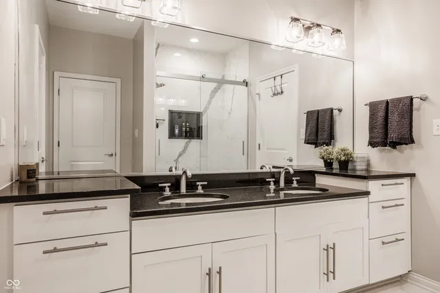 $799,900 | 225 North New Jersey Street, Unit 52, Indianapolis, IN 46204