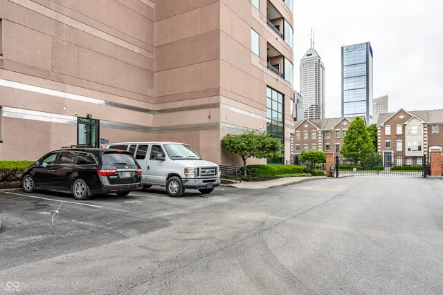 $799,900 | 225 North New Jersey Street, Unit 52, Indianapolis, IN 46204