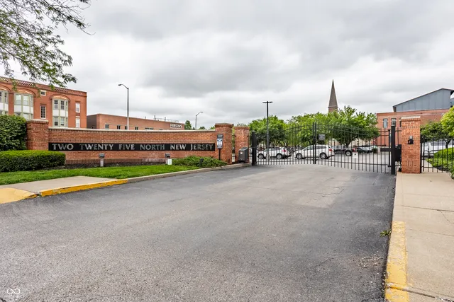 $799,900 | 225 North New Jersey Street, Unit 52, Indianapolis, IN 46204