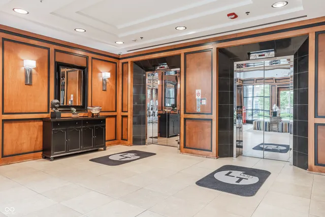 $799,900 | 225 North New Jersey Street, Unit 52, Indianapolis, IN 46204