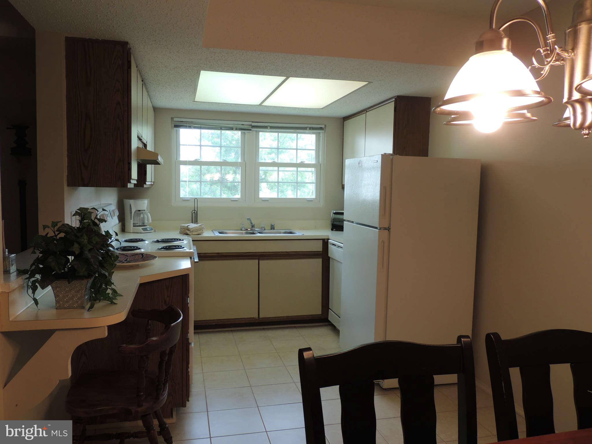 117 Fort Evans Road Southeast, Unit D Leesburg, VA 20175 - Photo 4 of 13 Kitchen