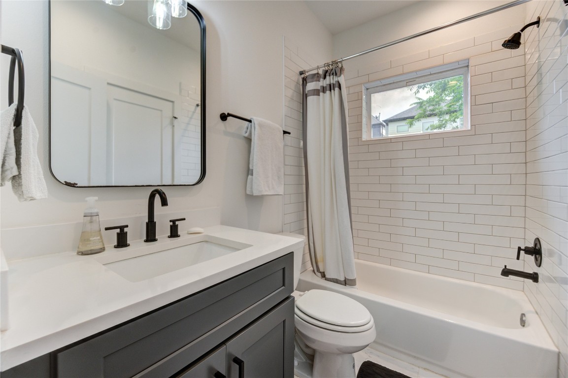 2534 Terry Street Houston, TX 77009 - Photo 10 of 40