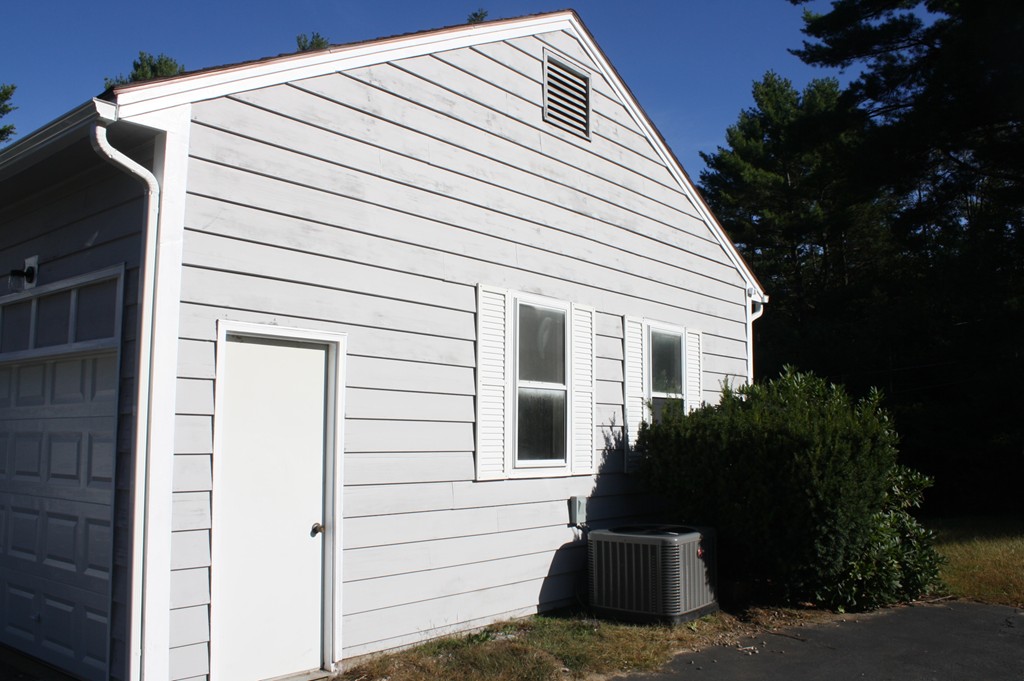 1985 South Athol Road Athol, MA 01331 - Photo 3 of 19 a house that has a car park in front of it