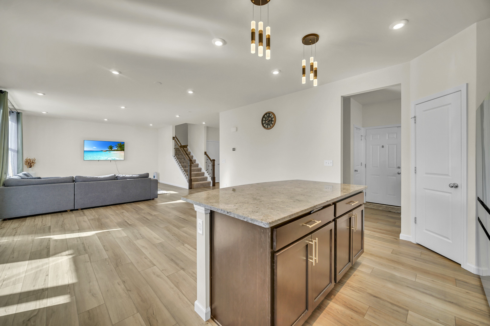 1007 Kessler Drive Mundelein, IL 60060 - Photo 13 of 35