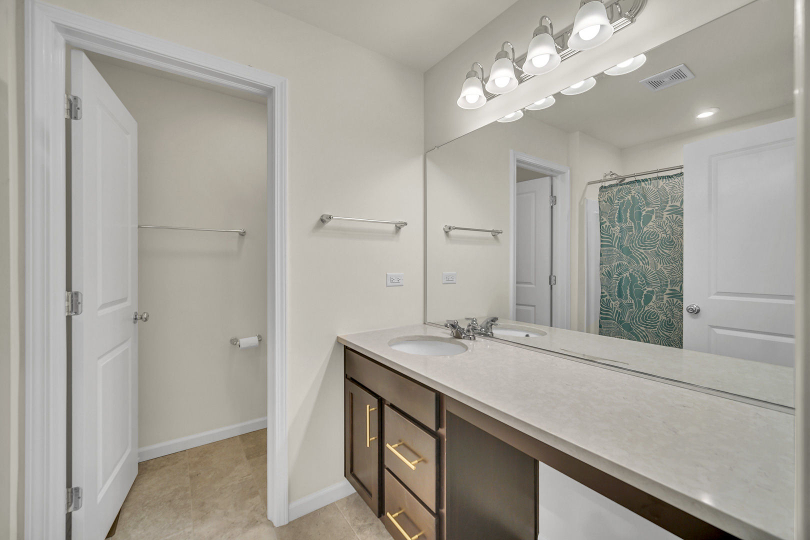 1007 Kessler Drive Mundelein, IL 60060 - Photo 26 of 35