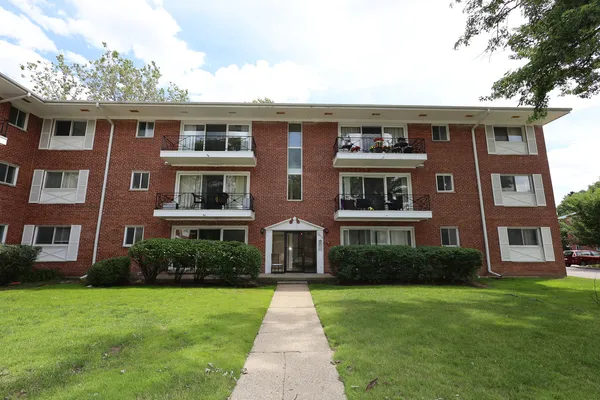 $140,000 | 10111 Old Orchard Court, Unit 101, Skokie, IL 60076