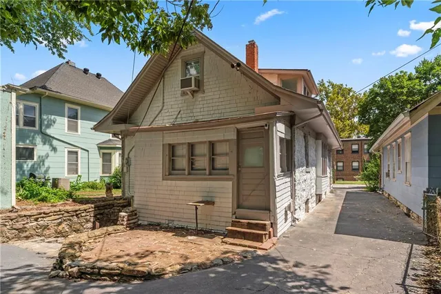 $290,000 | 4328 Terrace Street, Kansas City, MO 64111