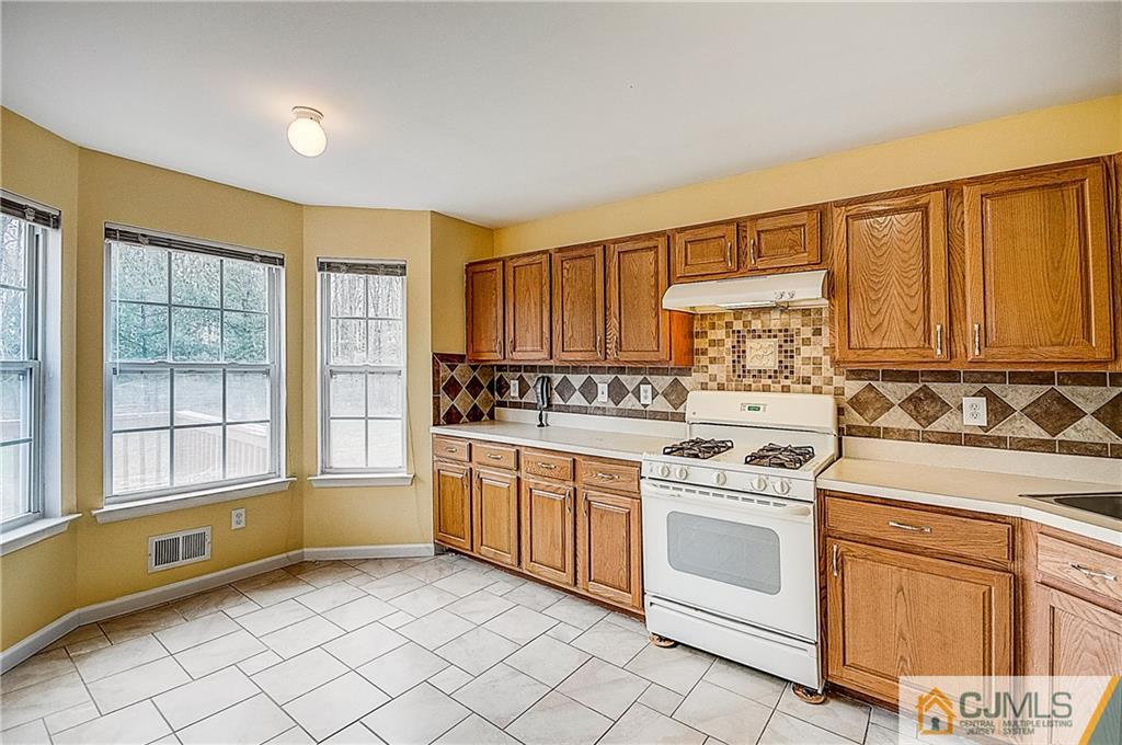 36 Hawthorne Road North Brunswick, NJ 08902 - Photo 11 of 49 Gallery Image 11