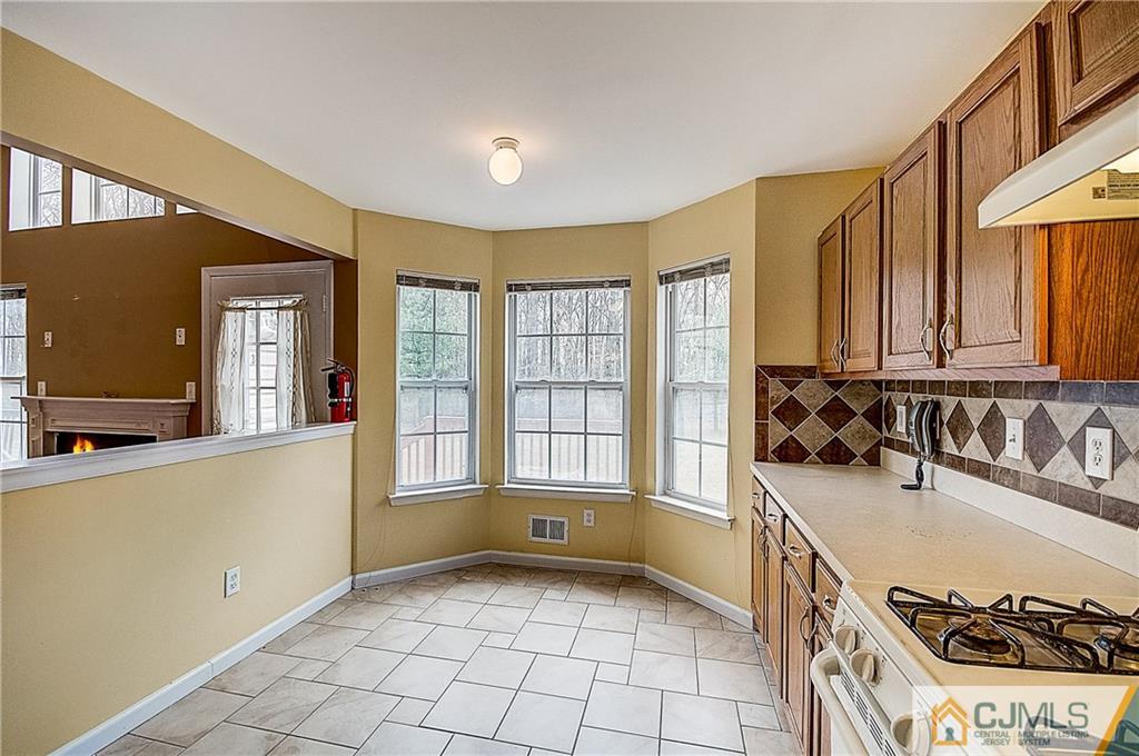 36 Hawthorne Road North Brunswick, NJ 08902 - Photo 12 of 49 Gallery Image 12