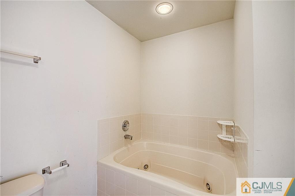 36 Hawthorne Road North Brunswick, NJ 08902 - Photo 27 of 49 Gallery Image 27