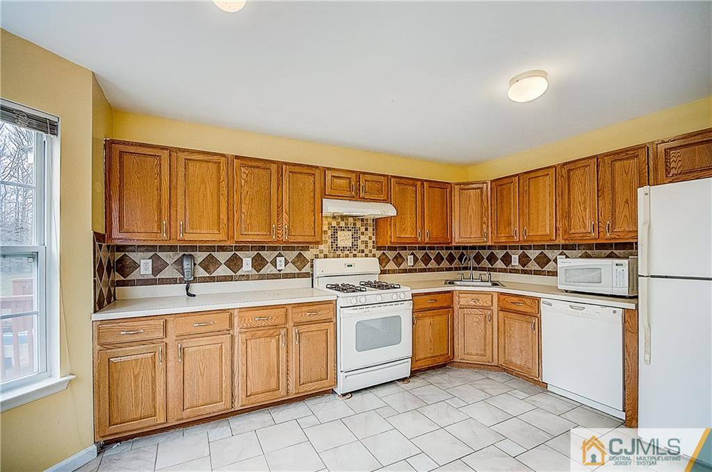 36 Hawthorne Road North Brunswick, NJ 08902 - Photo 10 of 49 Gallery Image 10