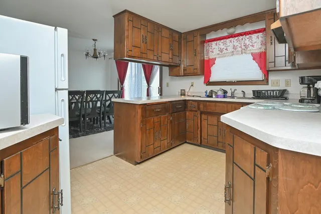 $310,000 | 441 Menlo Park Road, Green Bay, WI 54302