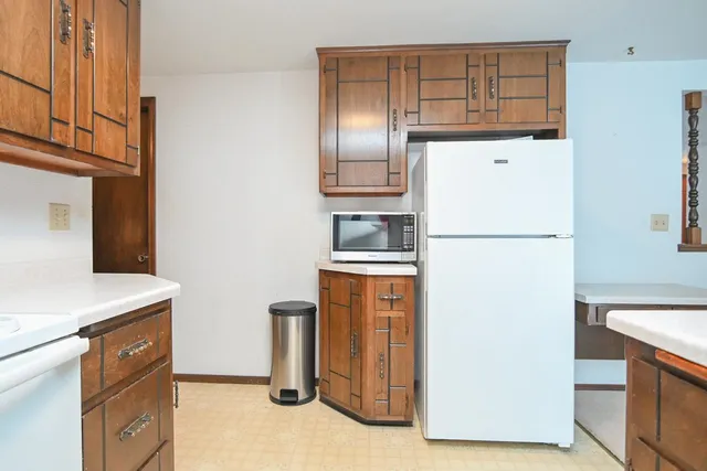 $310,000 | 441 Menlo Park Road, Green Bay, WI 54302