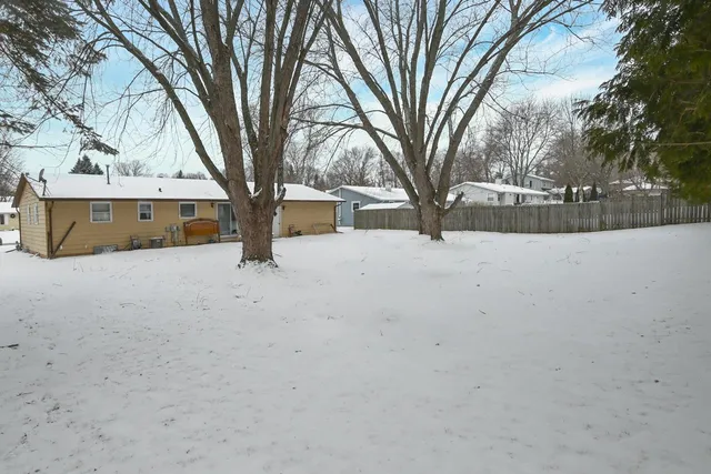 $310,000 | 441 Menlo Park Road, Green Bay, WI 54302