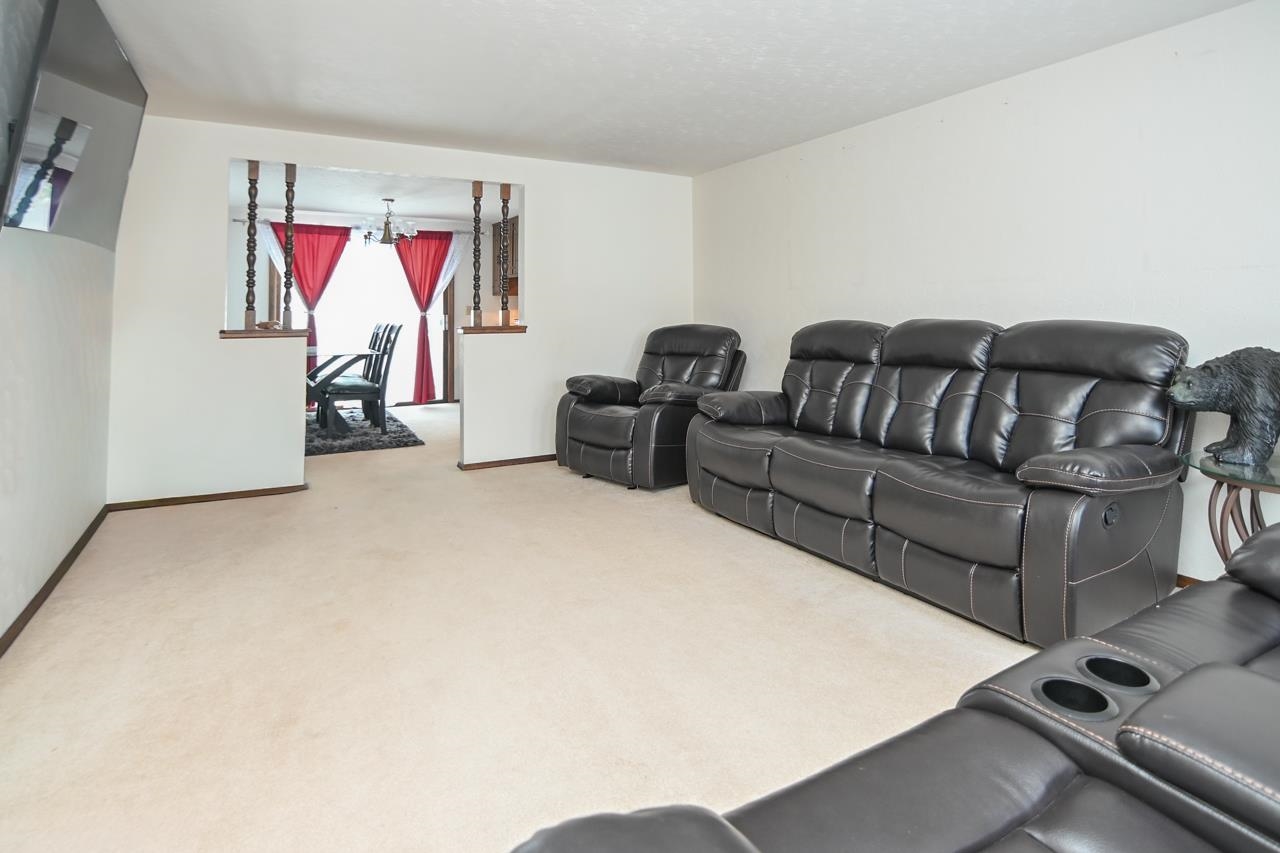 441 Menlo Park Road Green Bay, WI 54302 - Photo 4 of 27