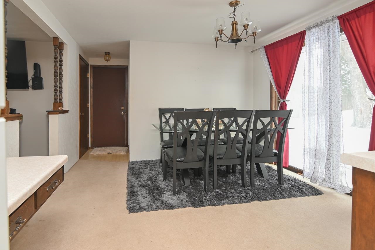 441 Menlo Park Road Green Bay, WI 54302 - Photo 8 of 27