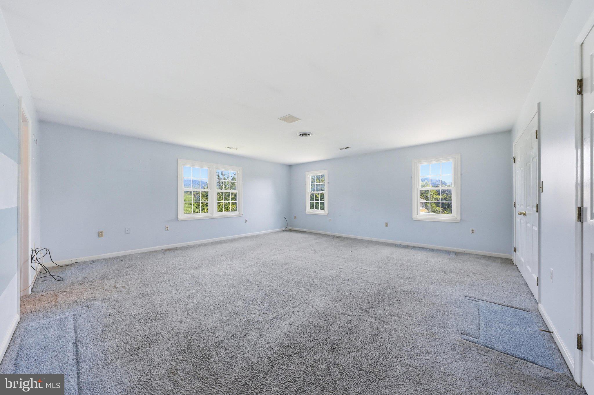 325 East Mountain Road Knoxville, MD 21758 - Photo 24 of 54 Primary Bedroom