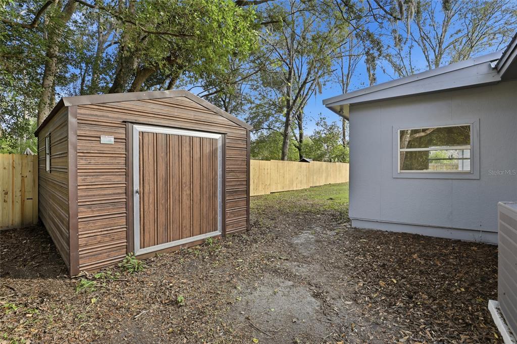 331 Northeast 2nd Street Williston, FL 32696 - Photo 26 of 29 a view of backyard of house