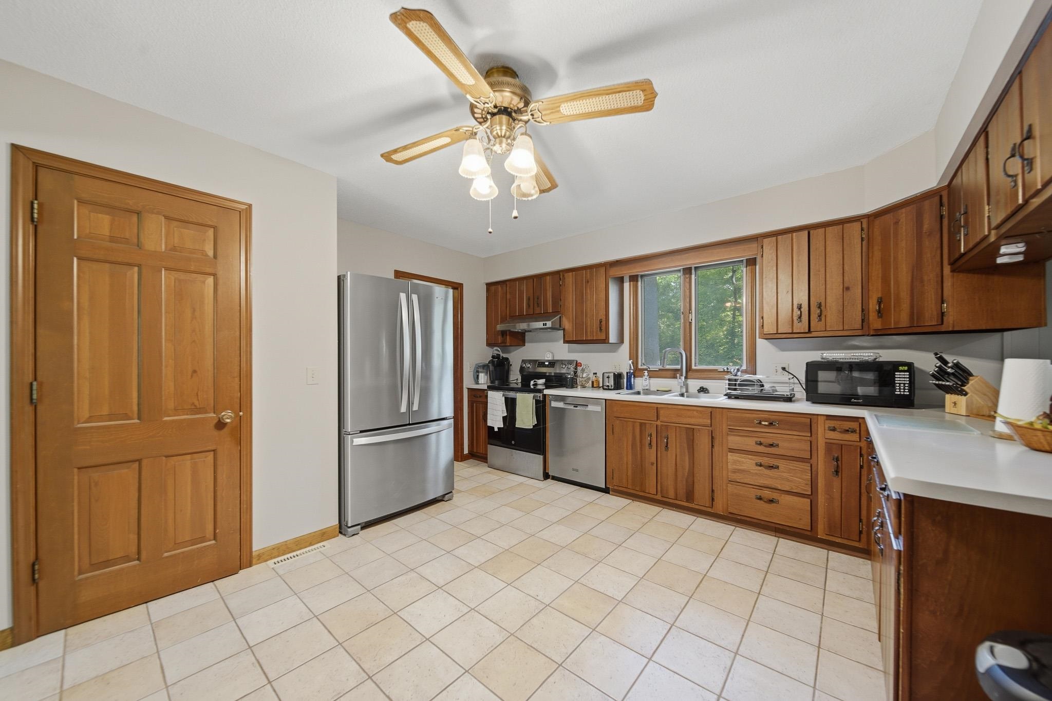 7261 South Ridge Road Dixon, IL 61021 - Photo 11 of 32