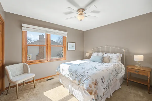 $850,000 | 2012 Somerset Lane, Wheaton, IL 60189