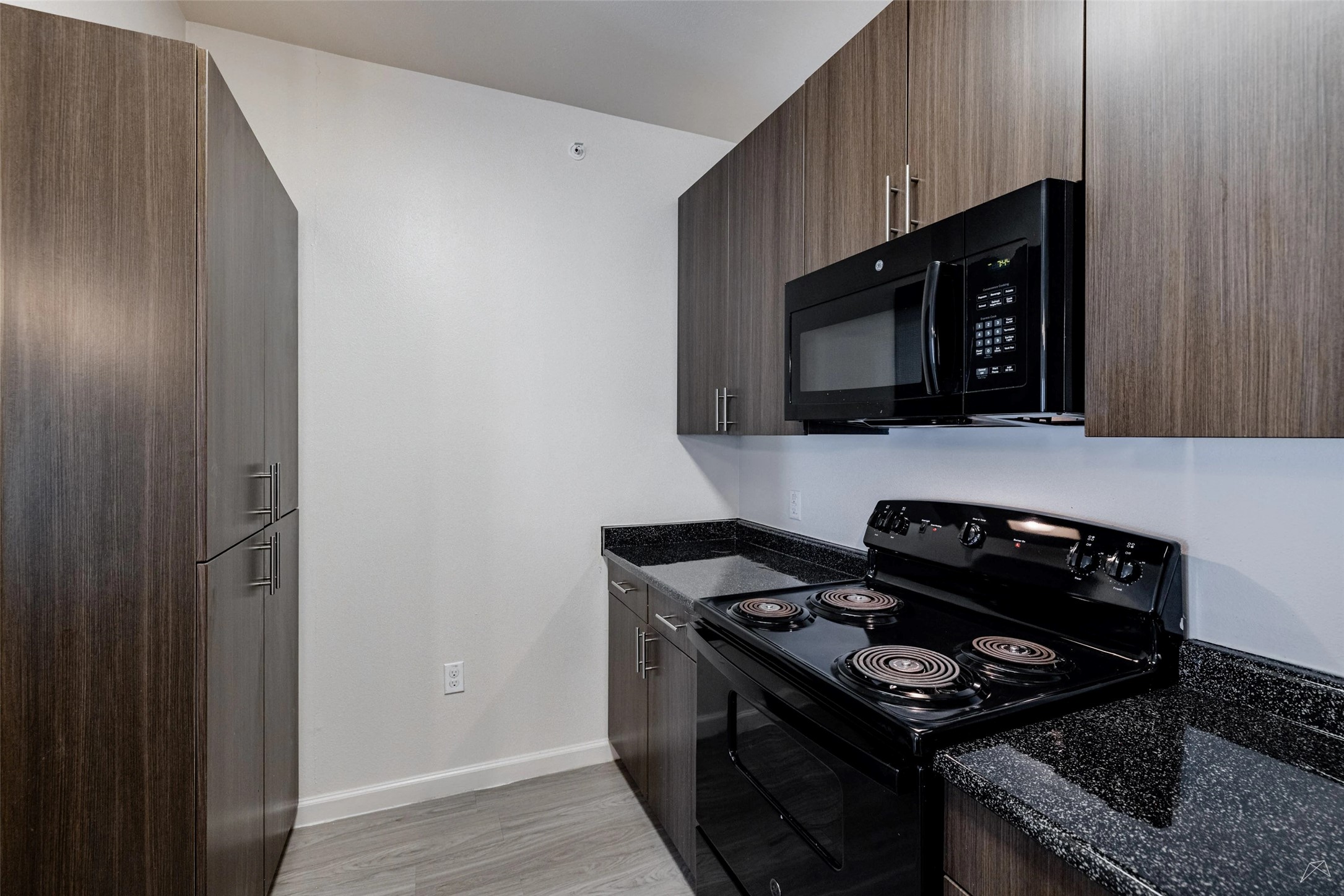 5605 Springdale Road, Unit 333409 Austin, TX 78723 - Photo 20 of 34 Up to 8 weeks free rent and waiving the standard deposit with approved credit and landlord verification.