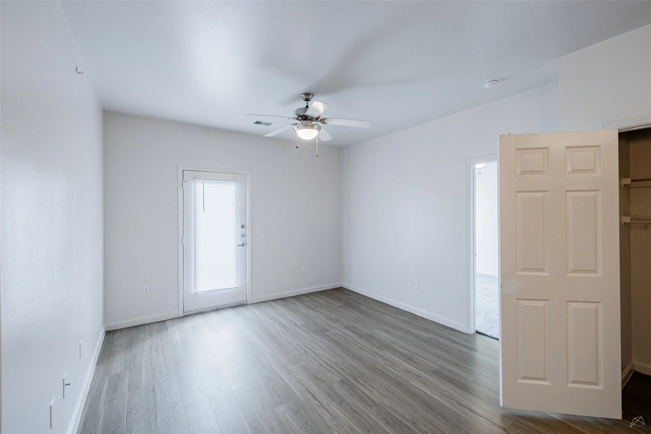 5605 Springdale Road, Unit 333409 Austin, TX 78723 - Photo 22 of 34 Up to 8 weeks free rent and waiving the standard deposit with approved credit and landlord verification.