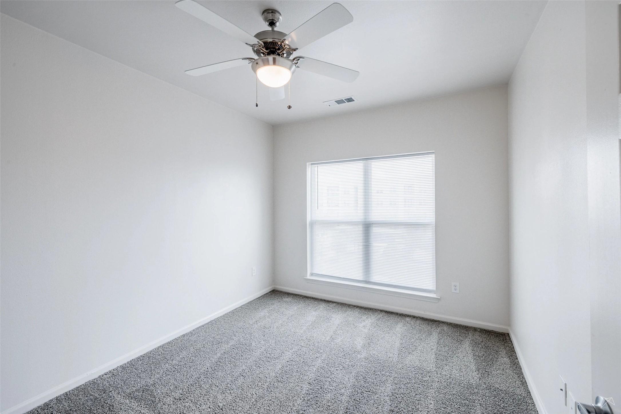 5605 Springdale Road, Unit 333409 Austin, TX 78723 - Photo 25 of 34 Up to 8 weeks free rent and waiving the standard deposit with approved credit and landlord verification.