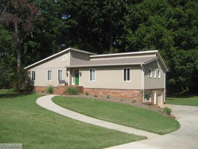 133 Roquemore Road Clemmons, NC 27012 - Photo 1 of 16 Exterior Front.