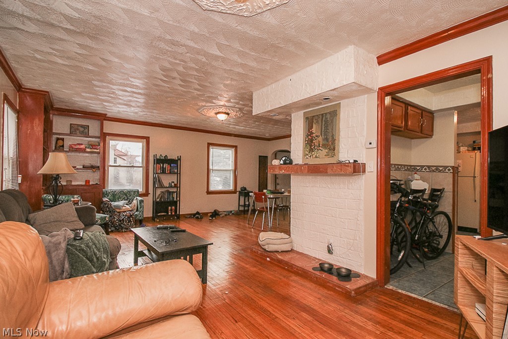 2050 Staunton Road Cleveland, OH 44118 - Photo 15 of 35