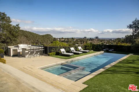 $29,998,800 | 22 Oakmont Drive, Los Angeles, CA 90049